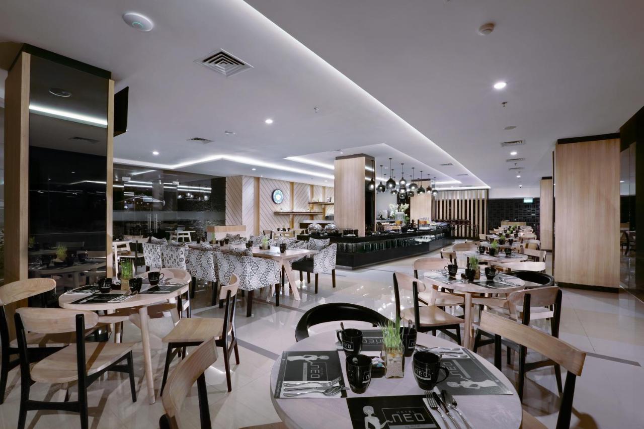 Hotel Neo Malioboro By Aston Yogyakarta Exterior photo